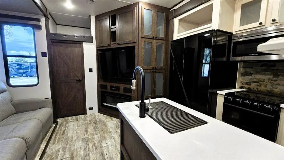 2022 Forest River XLR Nitro 351, Photos photo 10