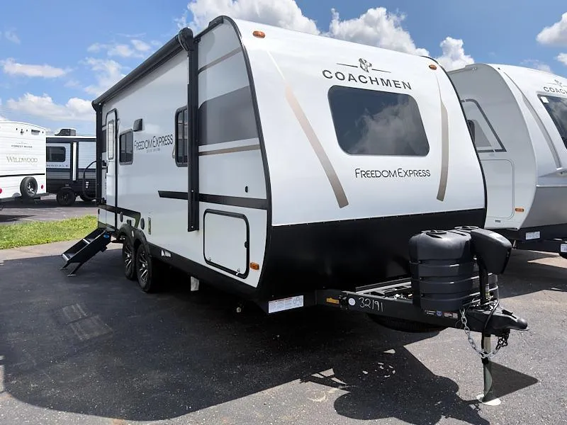 2027 Coachmen Freedom Express Select 19SE - Photo 2