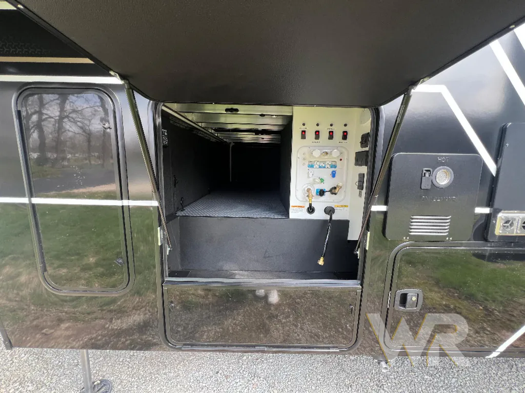 2026 Brinkley Model G 3950, Photos photo 5