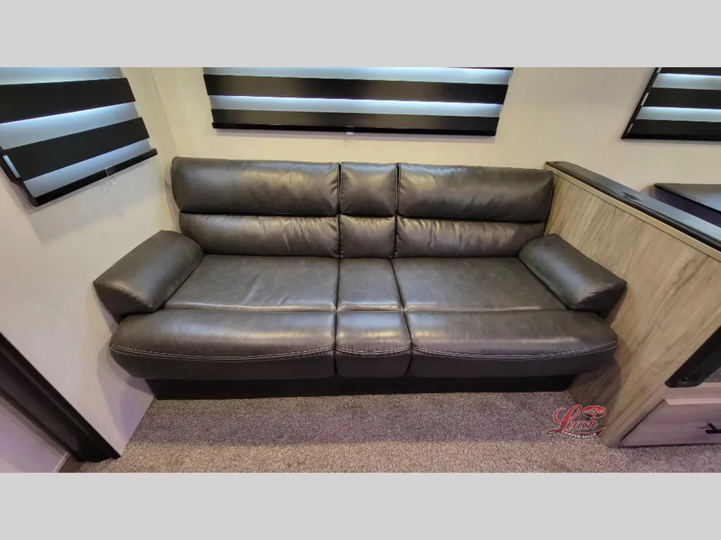 2022 Forest River Cherokee Alpha Wolf 33BH-L, Photos photo 12