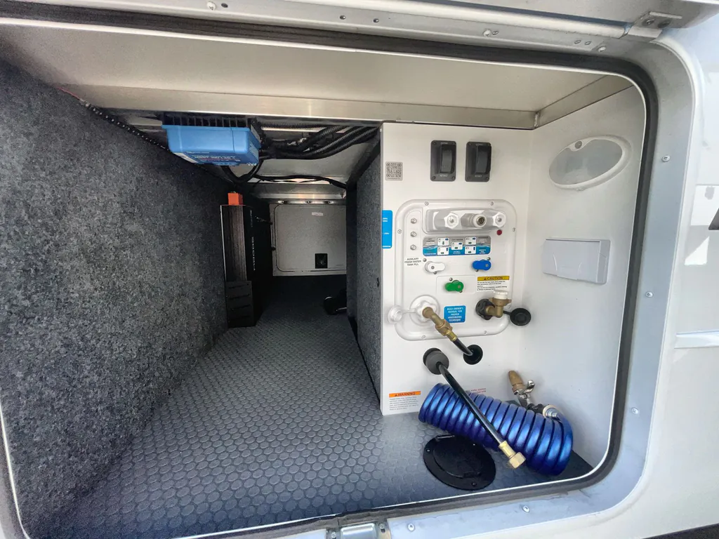 2026 Brinkley Model I 294, Photos photo 8