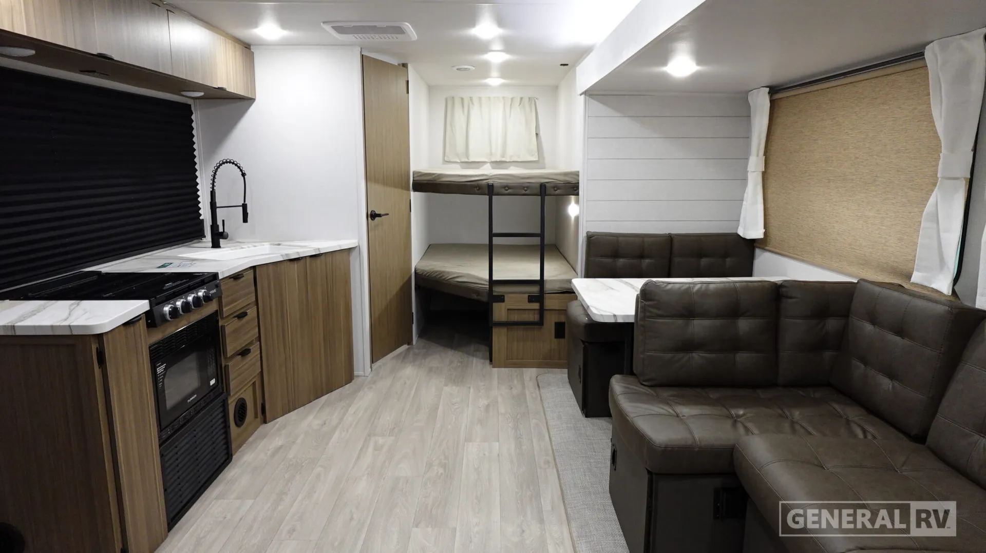 2027 Forest River Salem 26DBHD - Photo 3