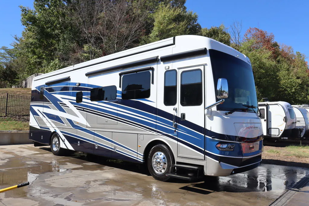 2024 Newmar Ventana 3809 - Photo 2