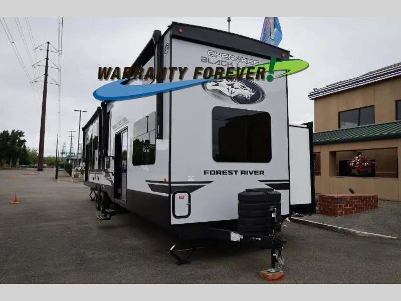 2026 Forest River Cherokee Timberwolf Black Label 39ALBL - Photo 2