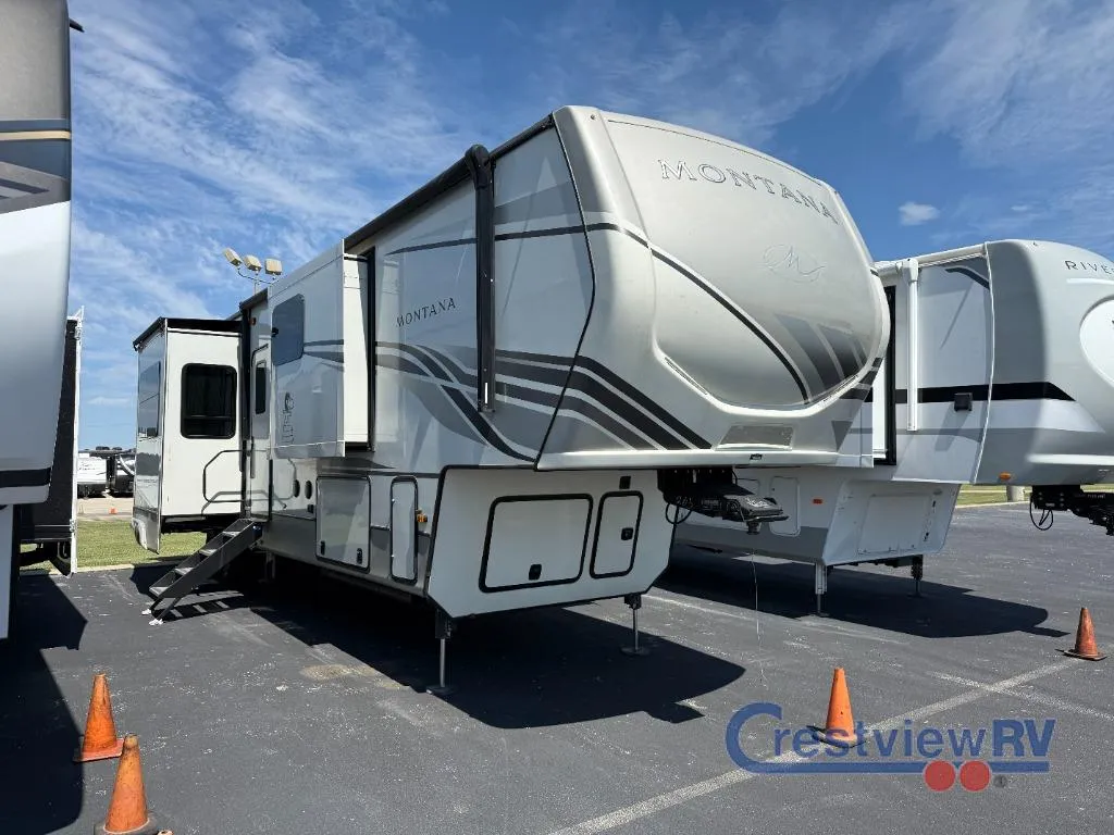 2024 Keystone Montana 3901RK - Photo 3