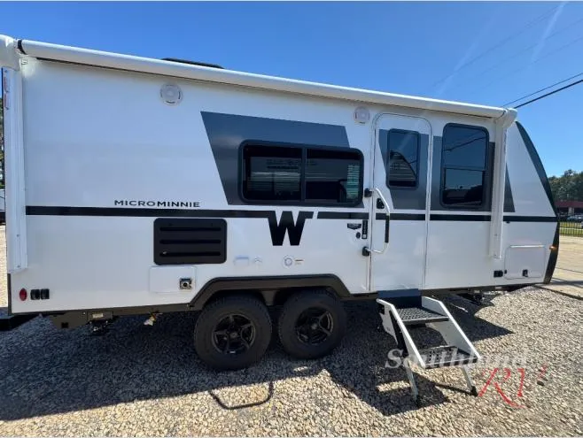 2026 Winnebago Micro Minnie 2108DS - Photo 3