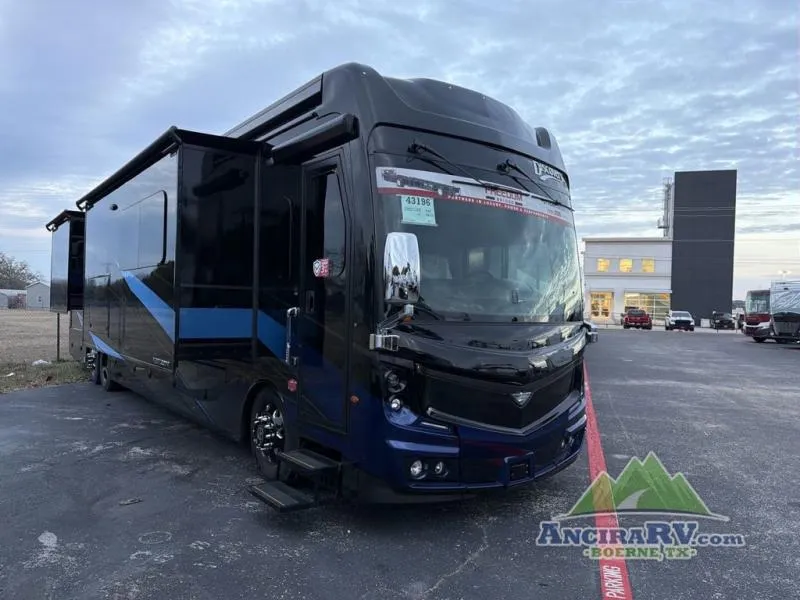 2026 Fleetwood Discovery LXE 44S - Photo 4