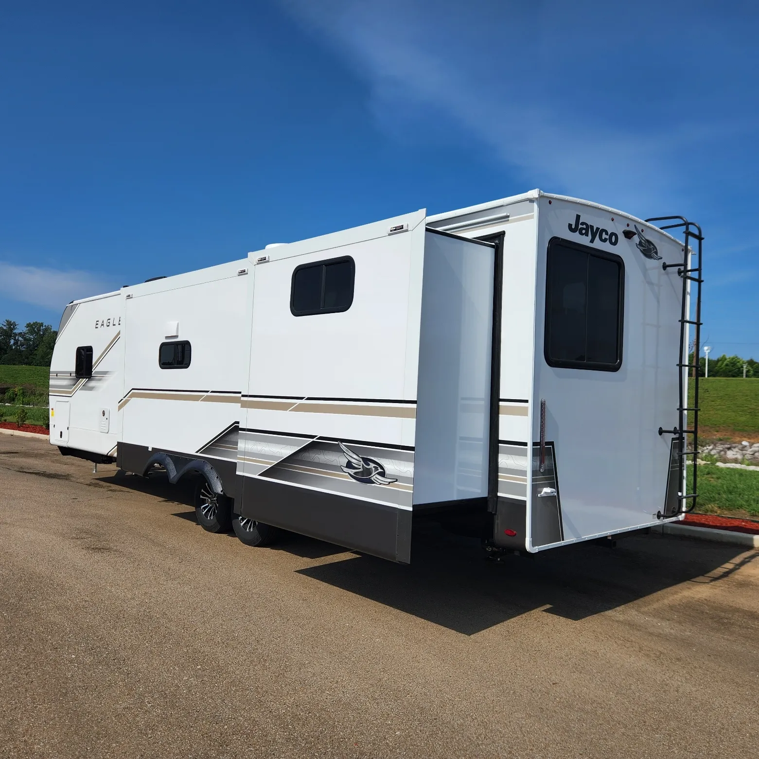 2027 Jayco Eagle HT 312BHOK - Photo 4