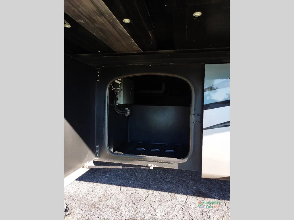 2021 Thor Motor Coach Challenger 35MQ, Photos photo 32