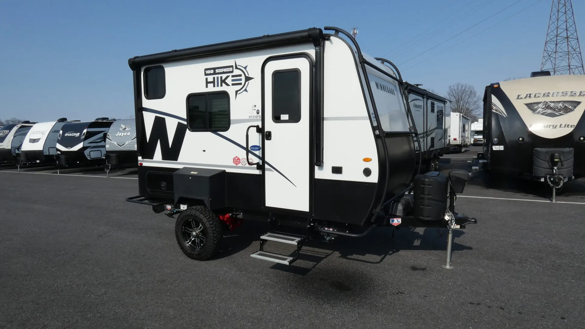 2023 Winnebago Hike 100 H1316FB - Photo 2
