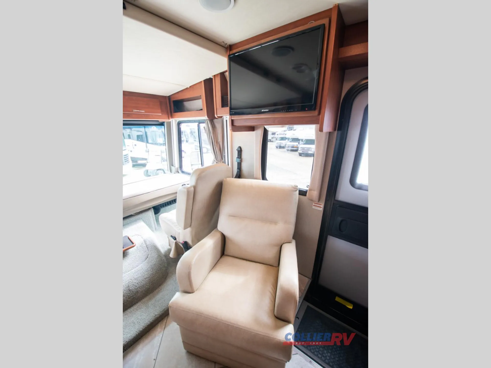 2015 Fleetwood Flair 26E - Photo 4