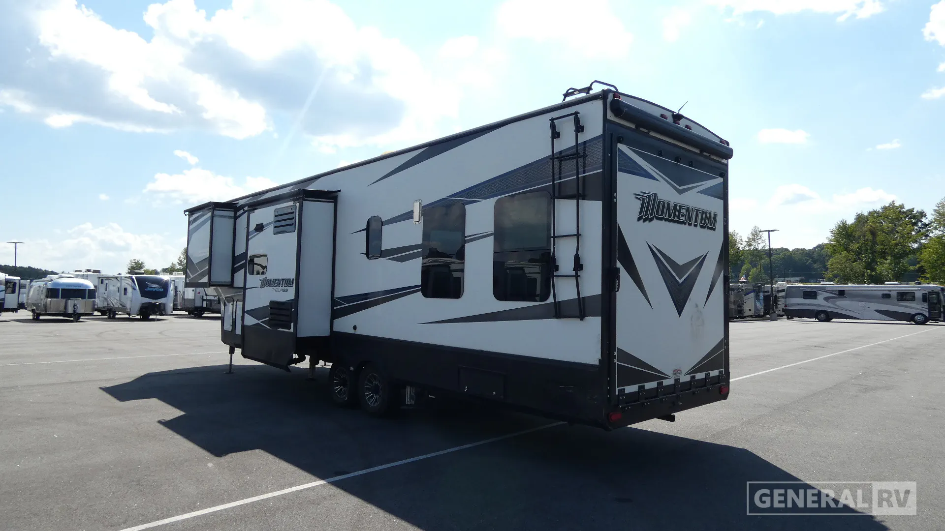 2018 Grand Design Momentum 351M - Photo 3