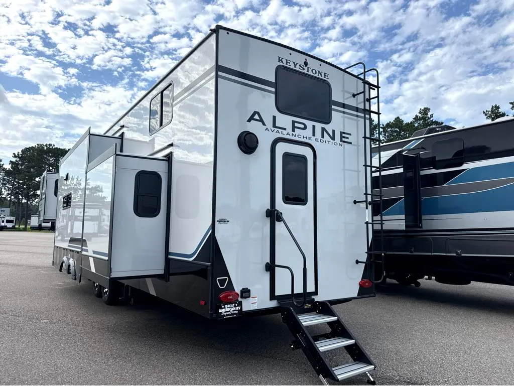 2026 Keystone Alpine Avalanche Edition 390DS - Photo 4