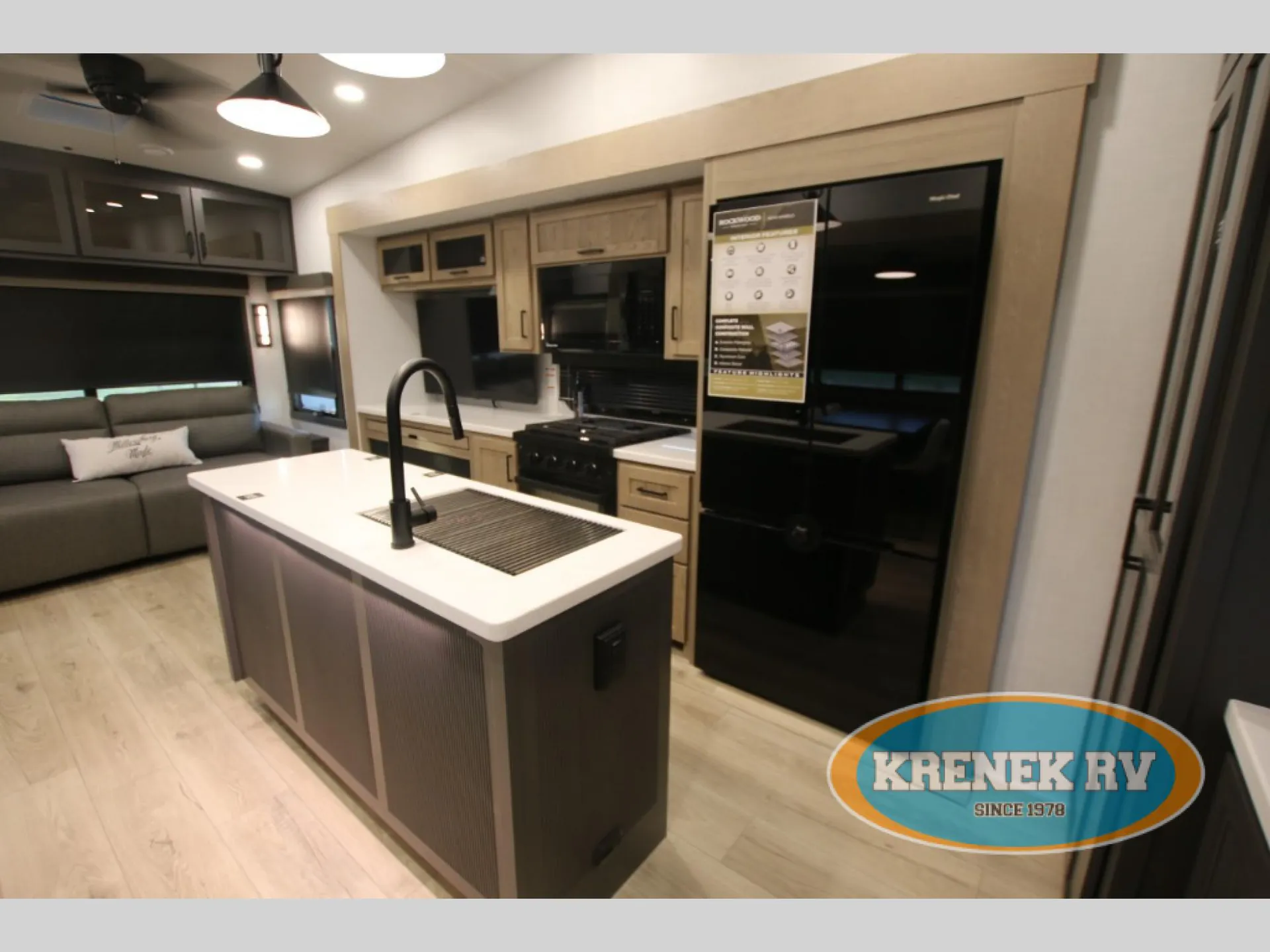 2026 Forest River Rockwood Signature 401SFB - Photo 4