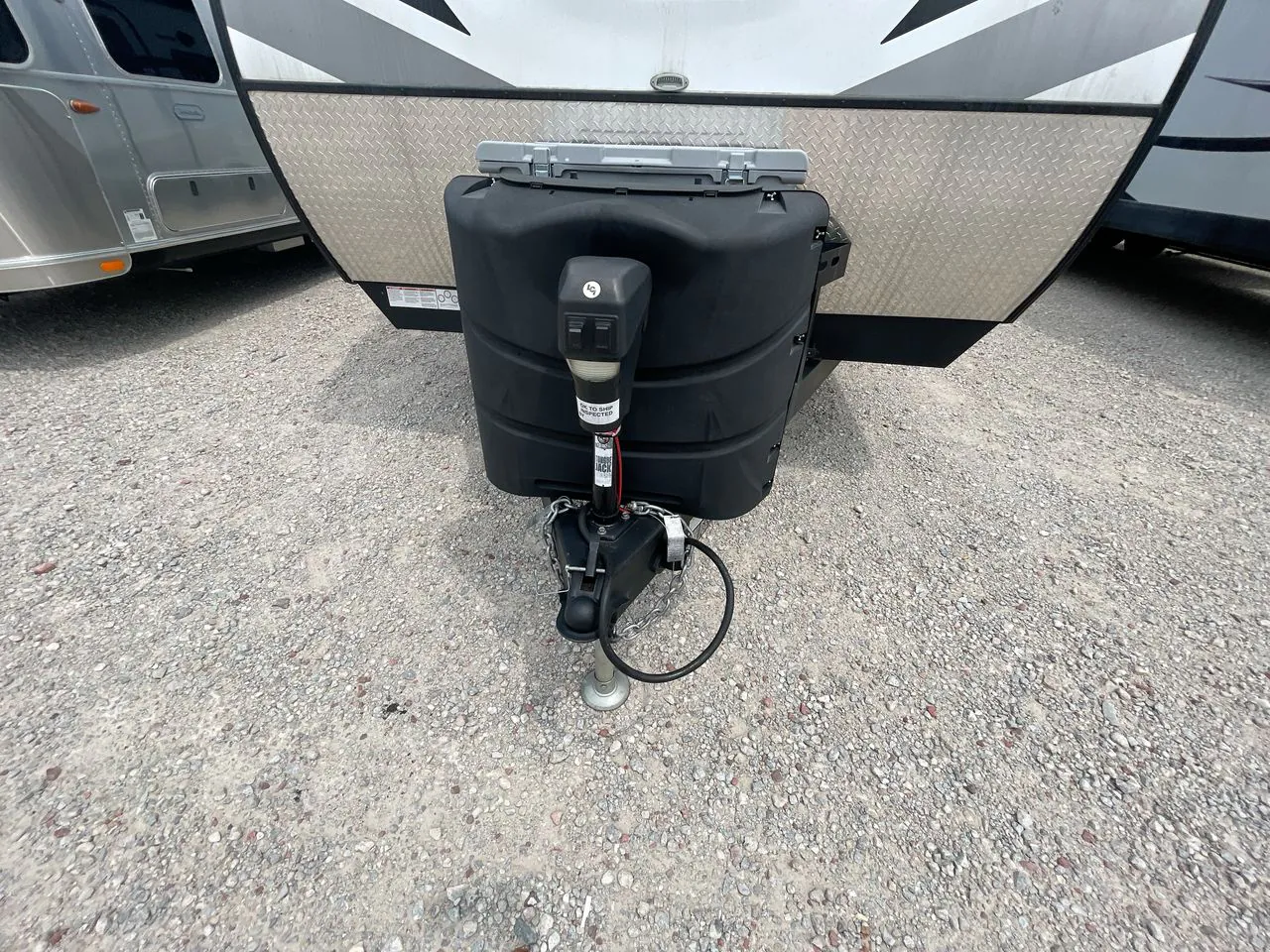 2023 Coachmen Adrenaline 23LT - Photo 2