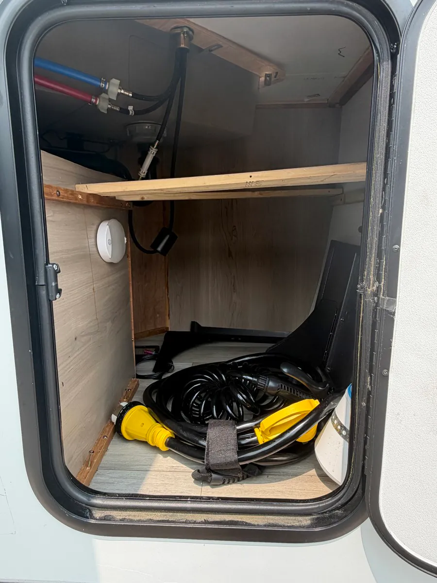 2024 Forest River Rockwood Ultra Lite 2608BS - Photo 3