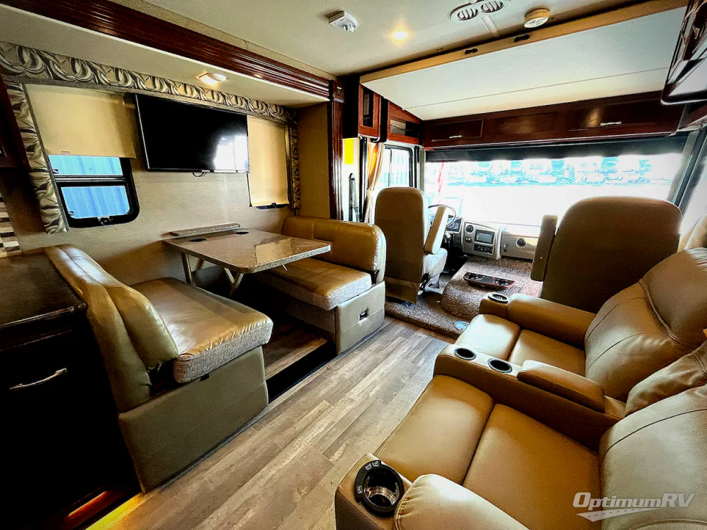 2018 Fleetwood Flair 30P, Photos photo 4