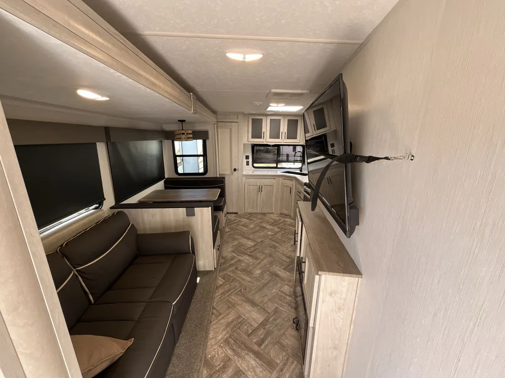 2023 Forest River Wildcat 303MBX, Photos photo 2