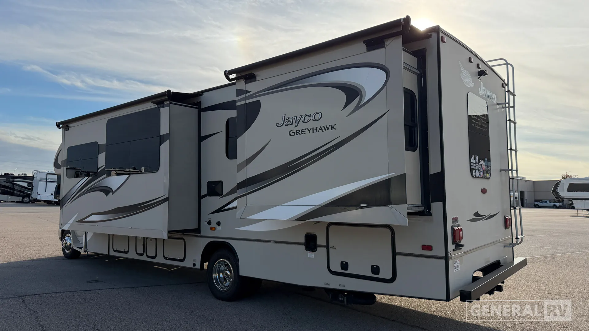 2015 Jayco Greyhawk 29MV - Photo 4