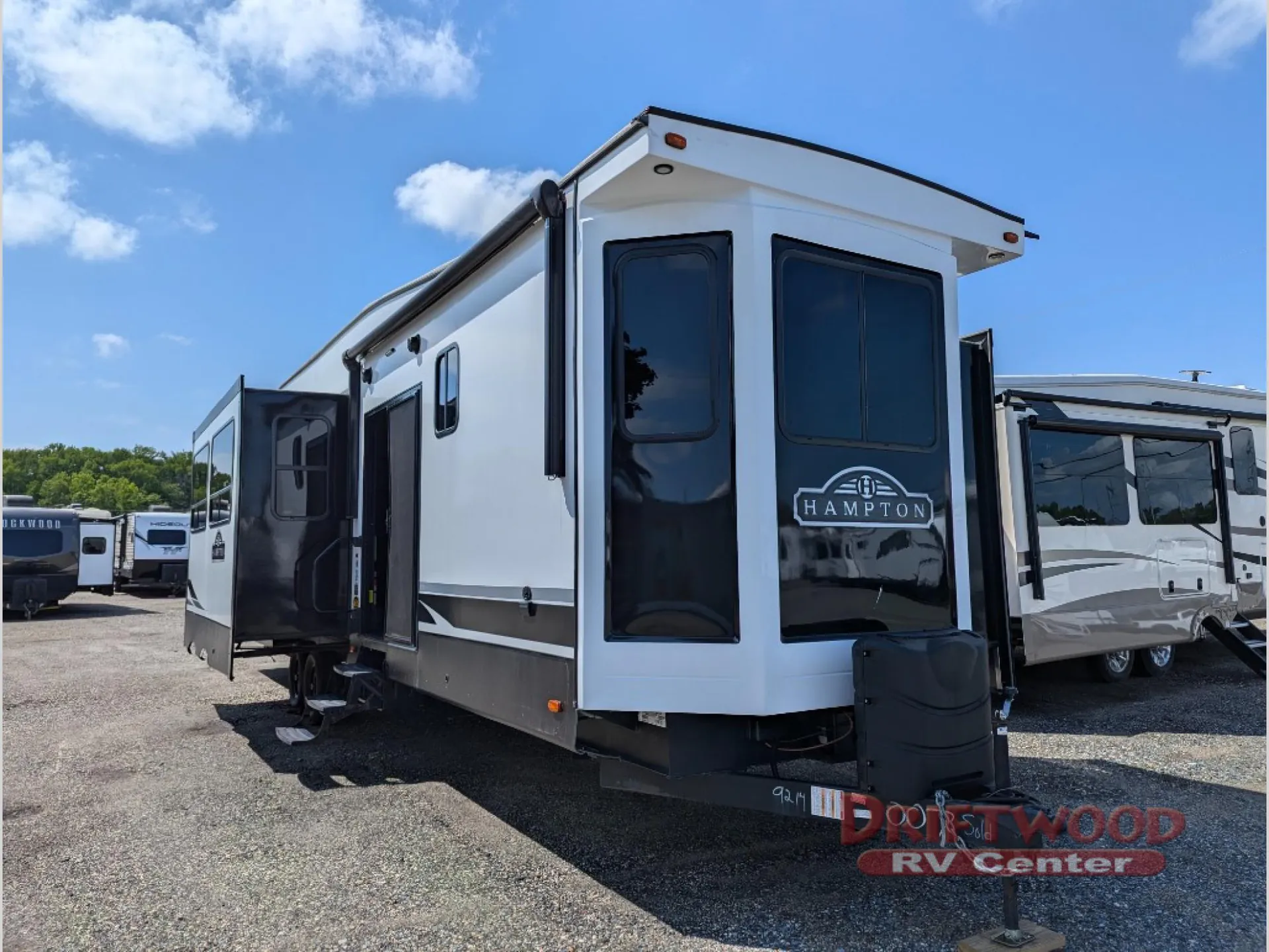 2023 CrossRoads Hampton HP364MBL - Photo 2