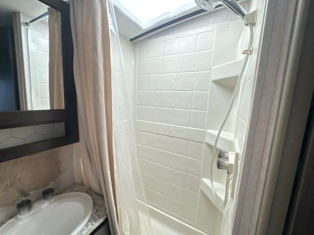 2018 Forest River RV Surveyor Legend 295QBLE, Photos photo 22