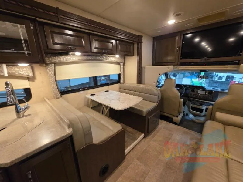 2017 Thor Motor Coach Chateau 31W - Photo 4
