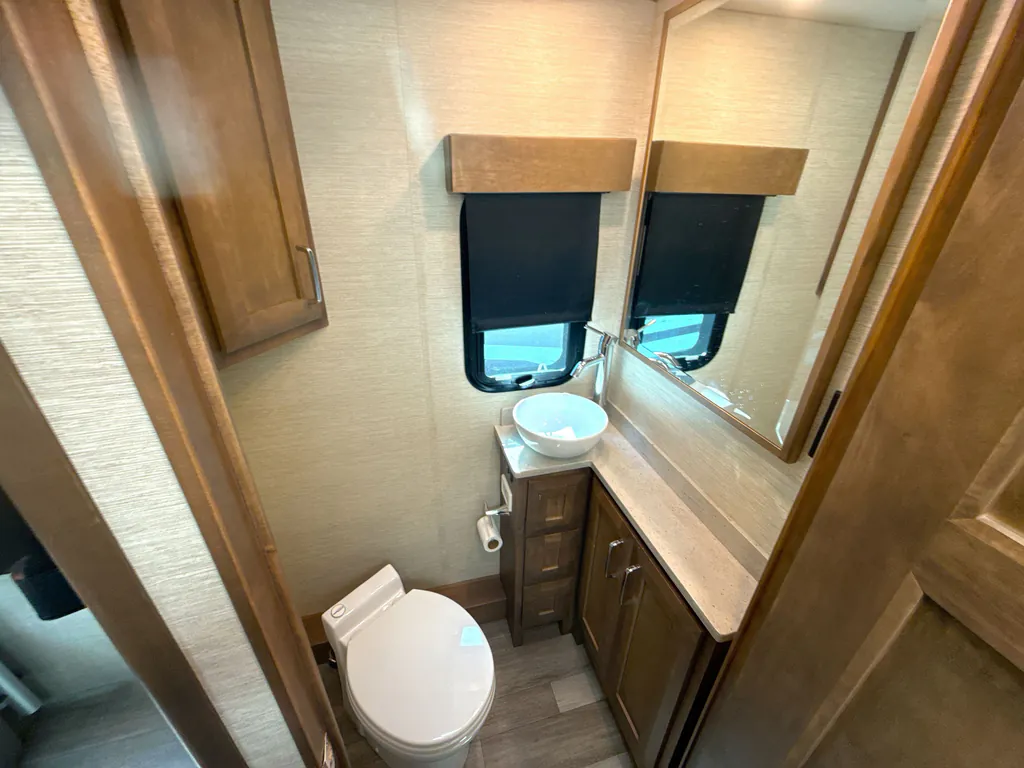 2024 Tiffin Wayfarer 25 RLW, Photos photo 16