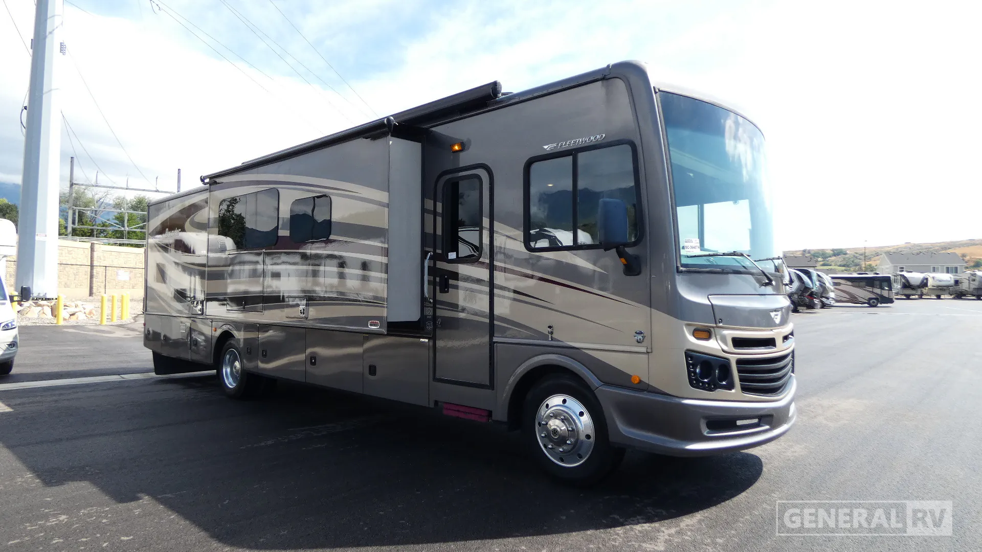 2017 Fleetwood Bounder 36X - Photo 2