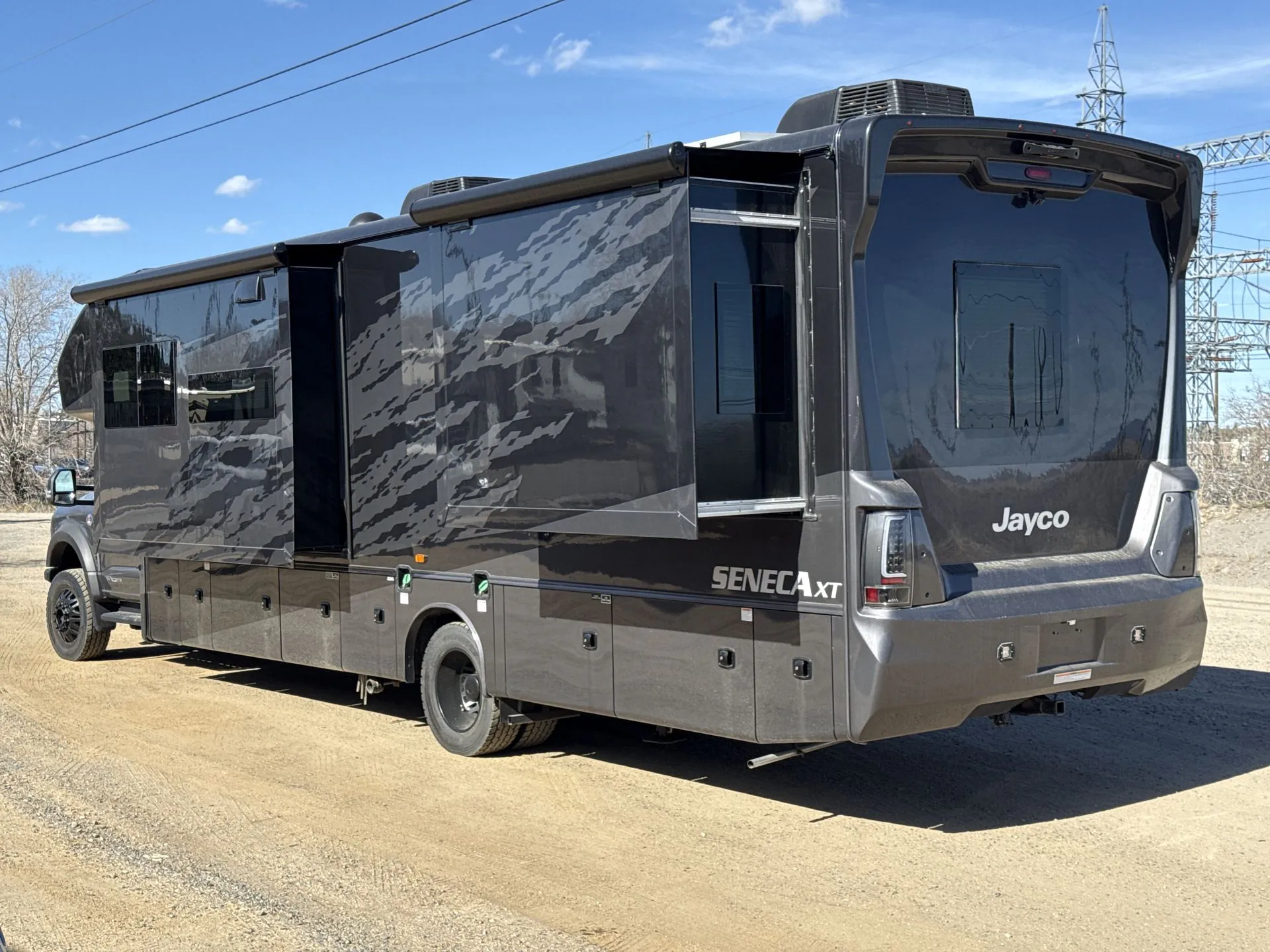 2026 Jayco Seneca XT 35L - Photo 4