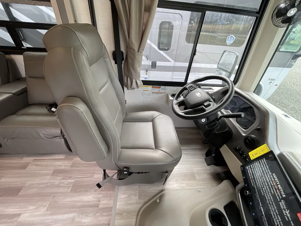 2026 Thor Motor Coach Windsport 29L, Photos photo 11