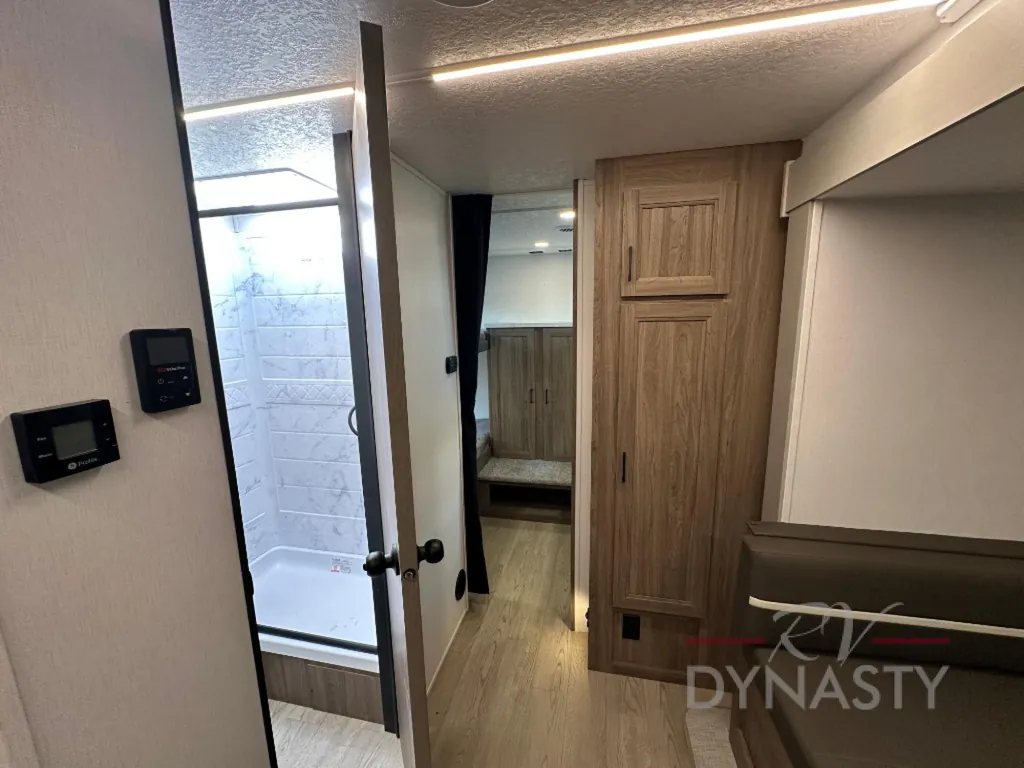 2025 Coachmen Freedom Express Select 29SE, Photos photo 44