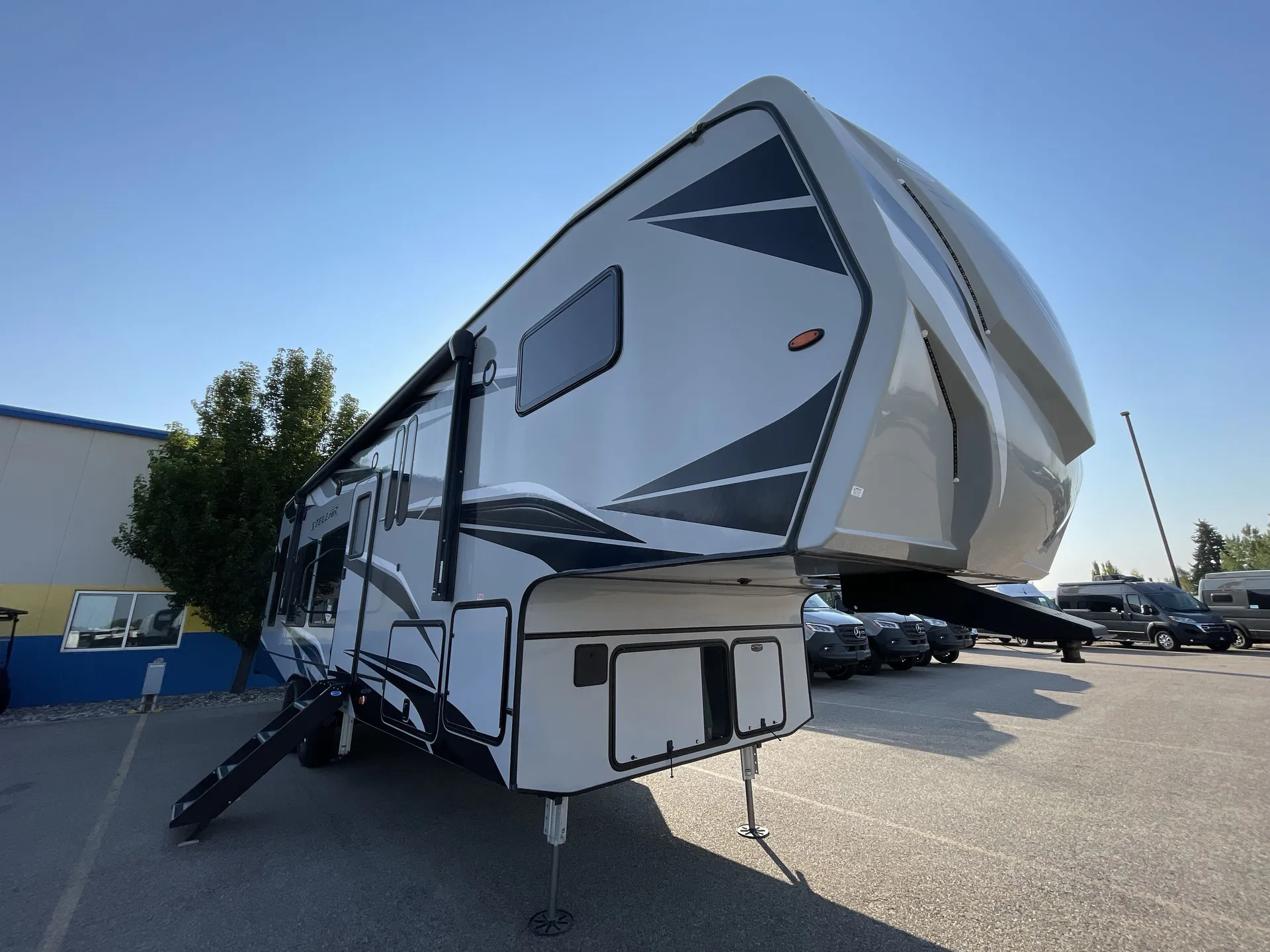 2023 eclipse rv Stellar Wide Lite 30SKS - Photo 2