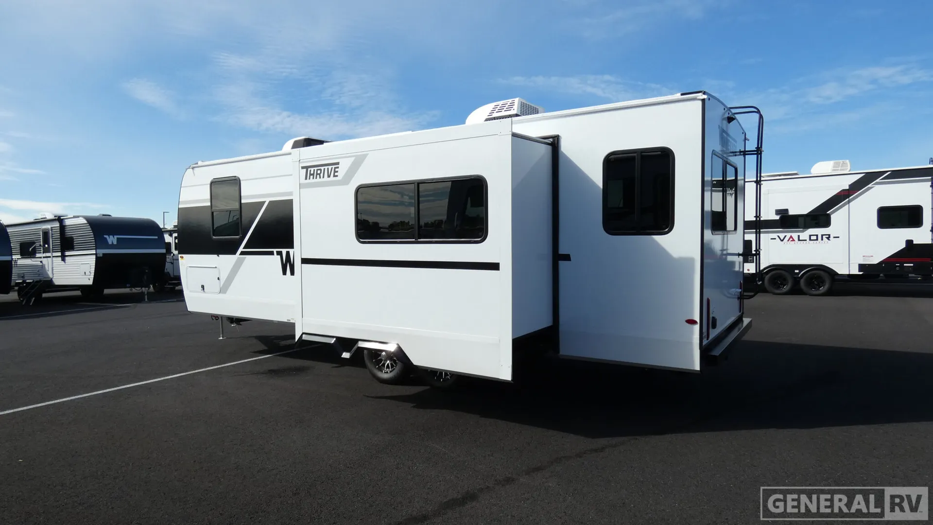 2026 Winnebago Thrive 25RLS - Photo 4