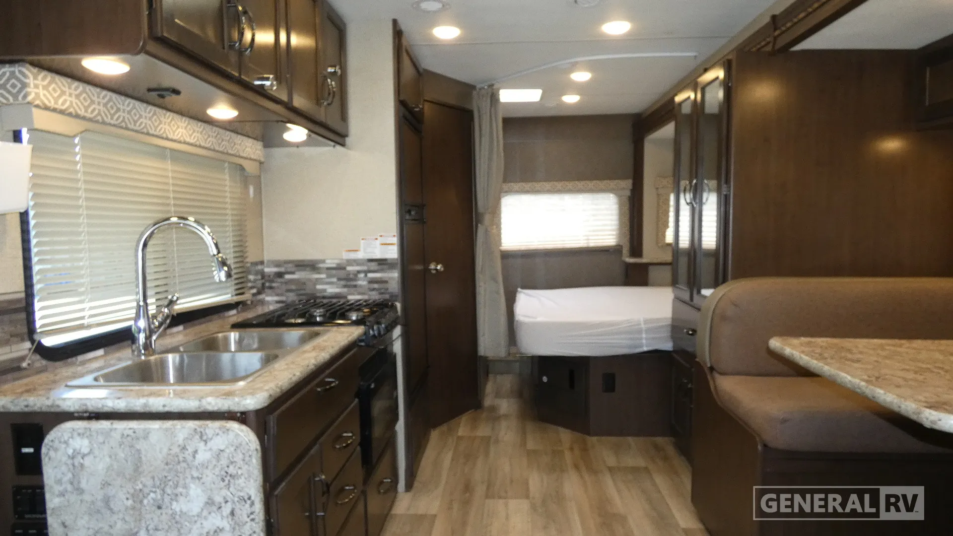 2018 Thor Motor Coach Freedom Elite 24FE - Photo 3