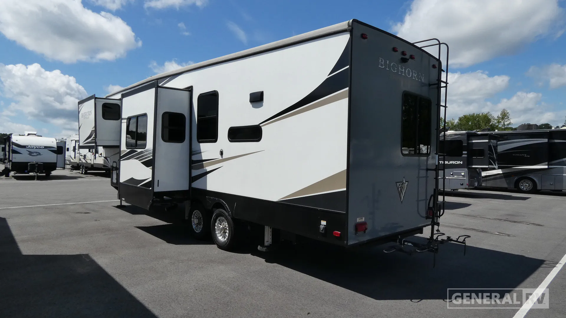 2021 Heartland Bighorn Traveler 33RKS - Photo 4