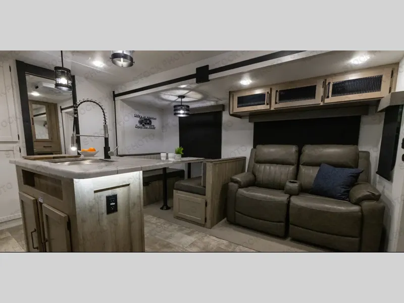 2027 Palomino Puma 32BH2B - Photo 3