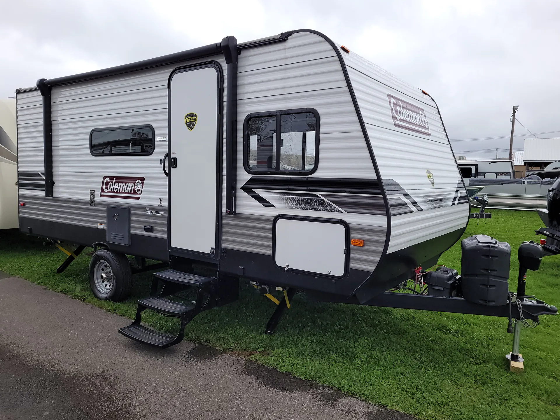 2023 Dutchmen Coleman Lantern LT 18FQ - Photo 2