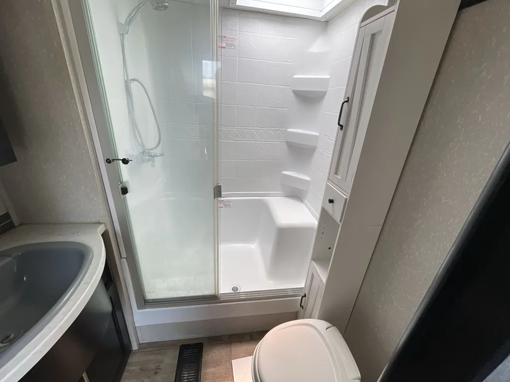 2022 Forest River Cherokee 306MM, Photos photo 17