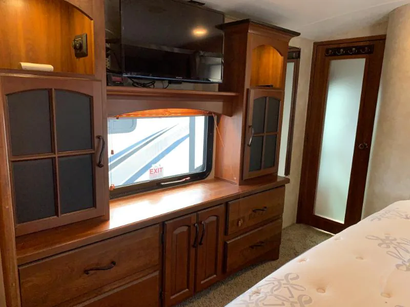 2014 Keystone Montana 3100RL, Photos photo 43