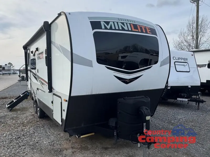 2022 Forest River Rockwood Mini Lite 2205S - Photo 3