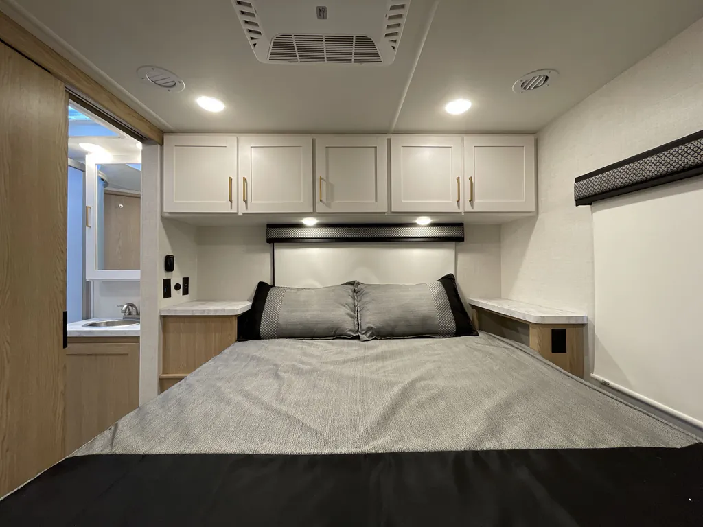 2027 Thor Motor Coach Freedom Elite 31FE, Photos photo 9