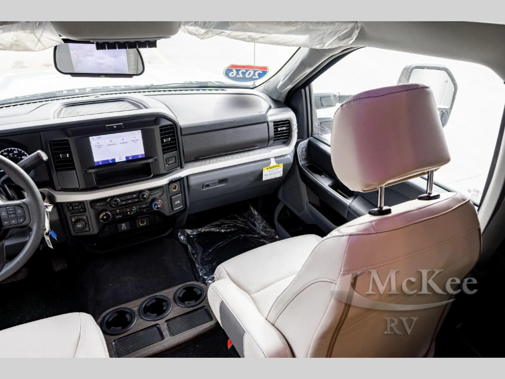 2026 Thor Motor Coach Magnitude R36 - Photo 4