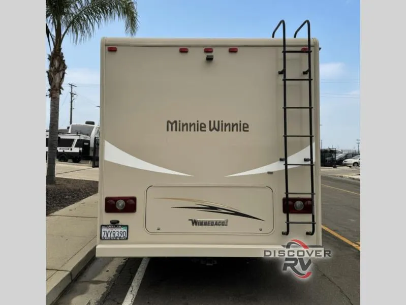 2016 Winnebago Minnie Winnie 31K - Photo 4