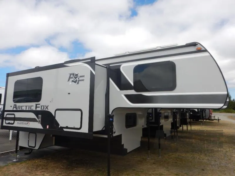 2026 Northwood Arctic Fox Camper 1140 - Photo 2
