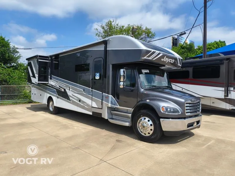 2027 Jayco Seneca 37K - Photo 2