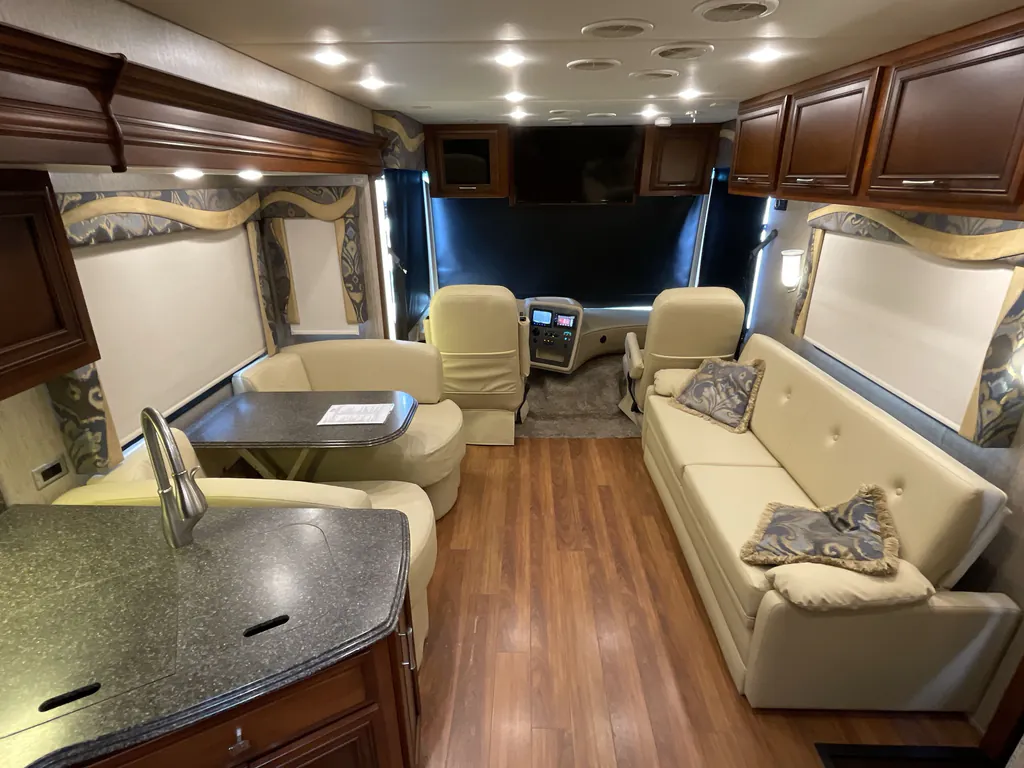 2016 Newmar Canyon Star 3921, Photos photo 3