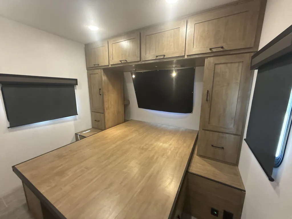 2025 Coachmen Freedom Express Ultra Lite 258BHS, Photos photo 24