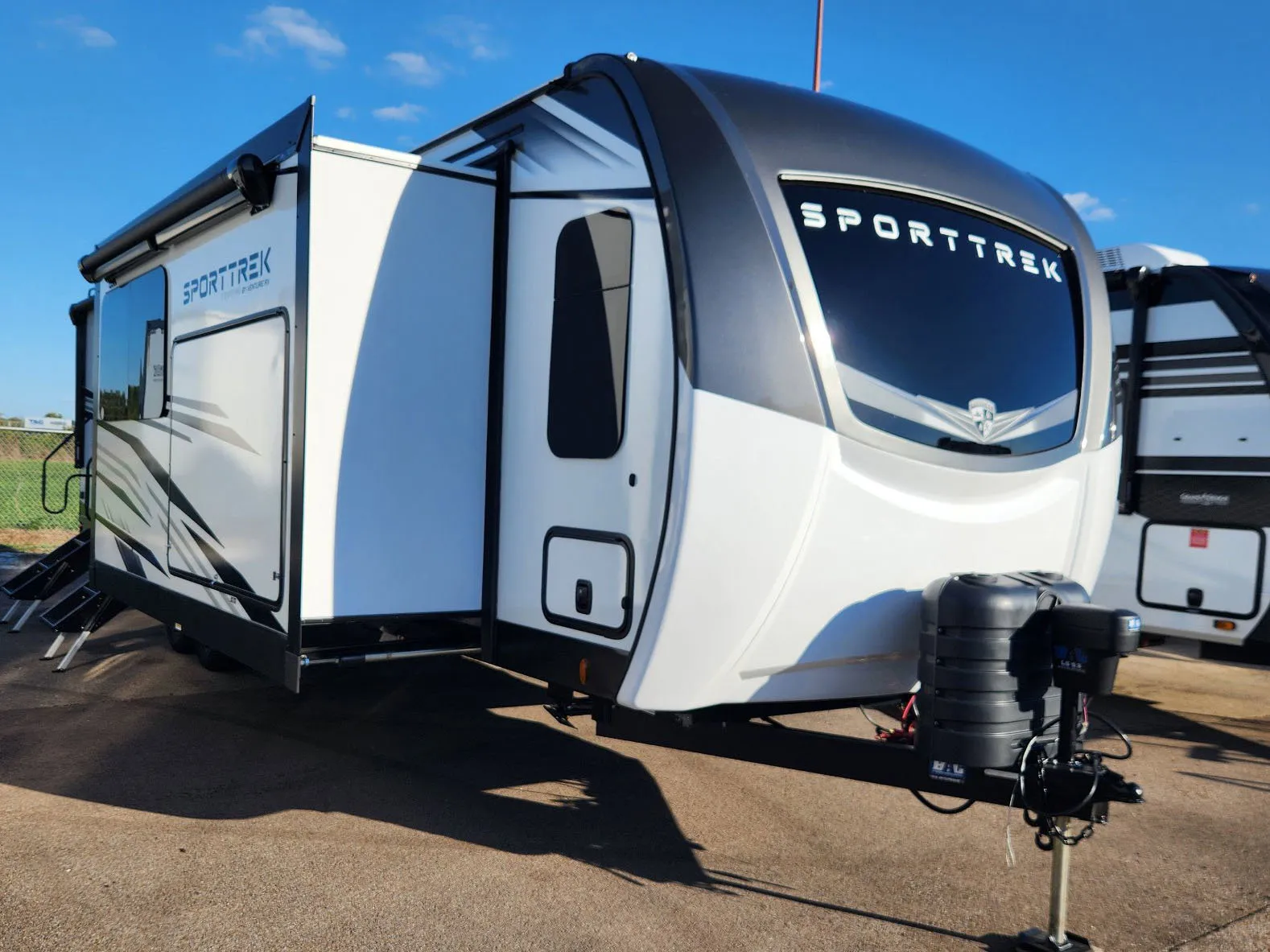 2026 Venture RV SportTrek Touring Edition STT333VMI - Photo 2