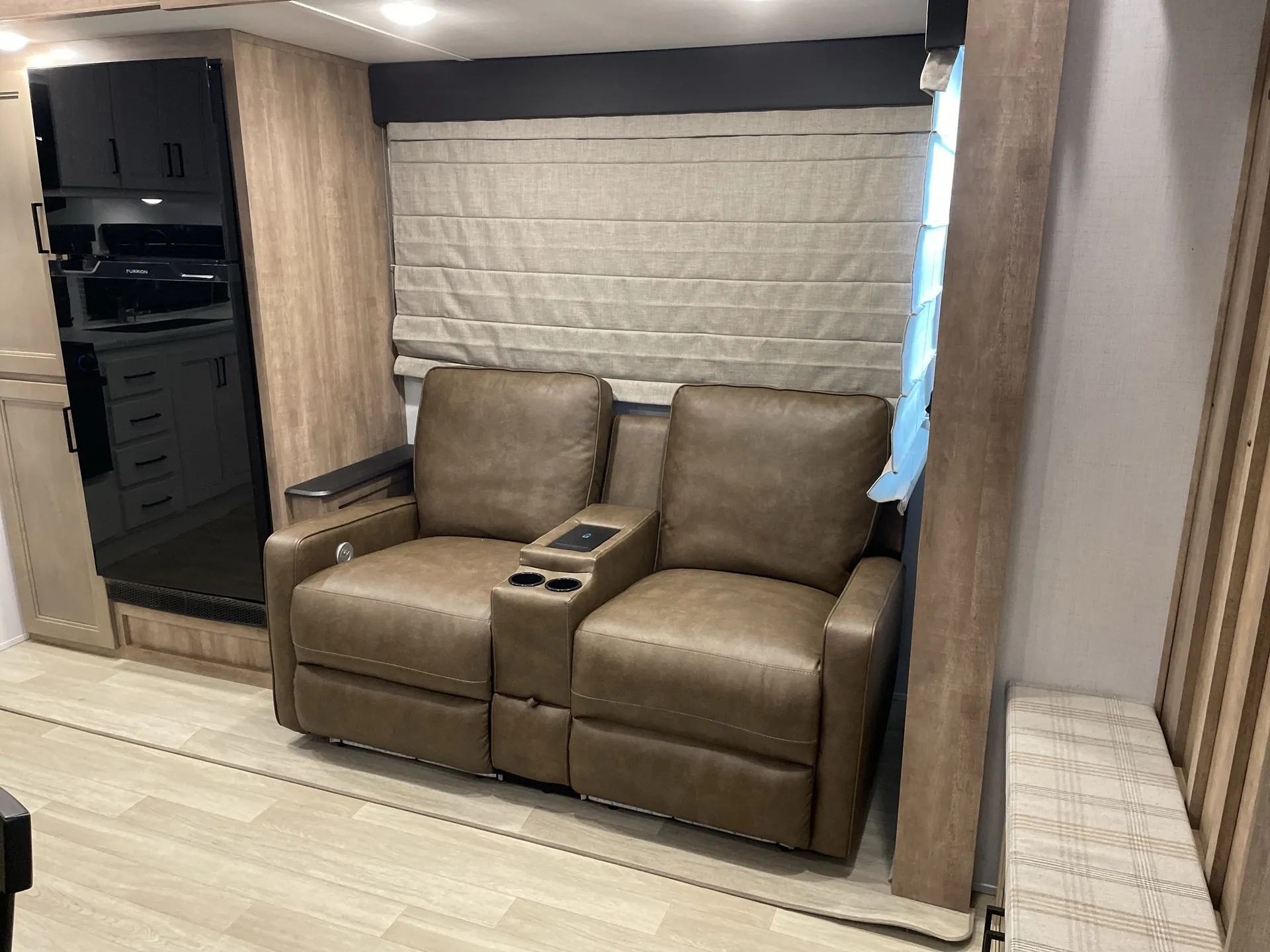2024 Keystone Arcadia Super Lite 246SLRK — living area main