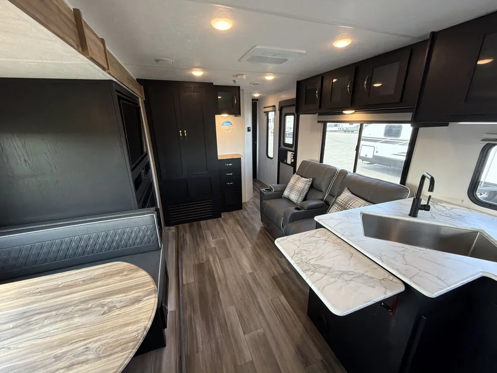 2023 Coachmen Freedom Express Ultra Lite 274RKS, Photos photo 3